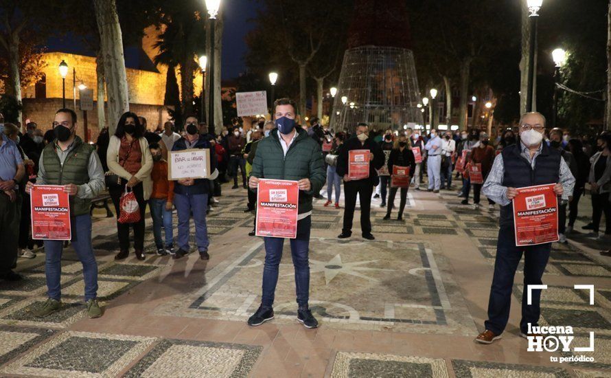 GALERÍA: La hostelería lucentina lleva a las calles su queja por las continuadas restricciones y se reivindica como sector seguro GALERÍA: La hostelería lucentina lleva a las calles su queja por las continuadas restricciones y se reivindica como sector seguro