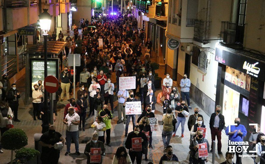 GALERÍA: La hostelería lucentina lleva a las calles su queja por las continuadas restricciones y se reivindica como sector seguro