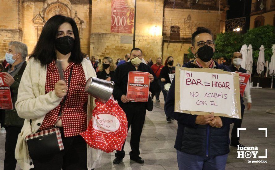 GALERÍA: La hostelería lucentina lleva a las calles su queja por las continuadas restricciones y se reivindica como sector seguro GALERÍA: La hostelería lucentina lleva a las calles su queja por las continuadas restricciones y se reivindica como sector seguro