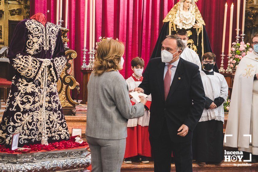 GALERÍA: La Cofradía del Huerto presenta la nueva túnica de Ntro. Padre Jesús de la Agonía y entrega un donativo a la Asociación Española contra el Cáncer