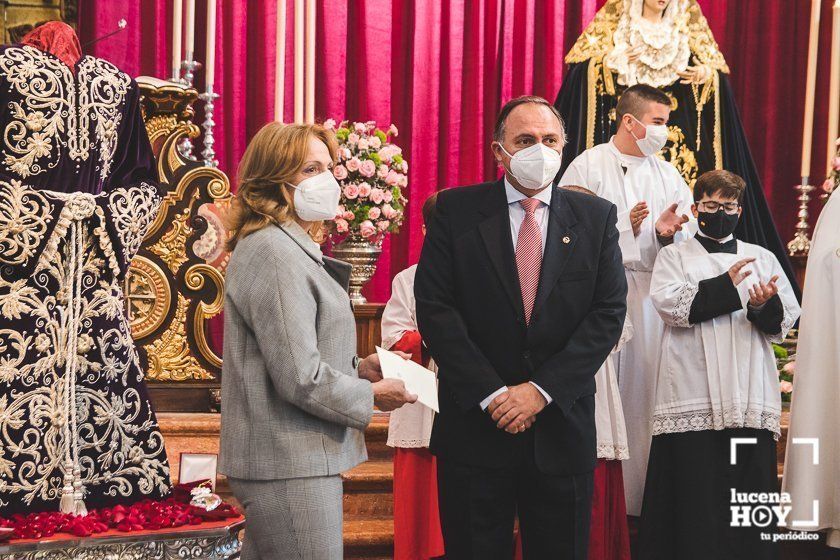 GALERÍA: La Cofradía del Huerto presenta la nueva túnica de Ntro. Padre Jesús de la Agonía y entrega un donativo a la Asociación Española contra el Cáncer