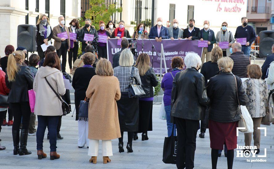 GALERÍA / 25N: Lucena recuerda a las 41 mujeres asesinadas en España por violencia de género en lo que va de año