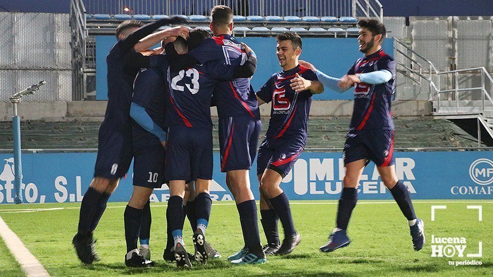  Los jugadores del Lucecor festejan un gol contra el Priego 