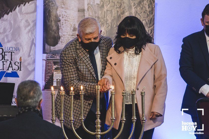 GALERIA: Representantes de varias iglesias celebran en Lucena el inicio de la Janucá, la 'fiesta de las Luces' de la tradición judía