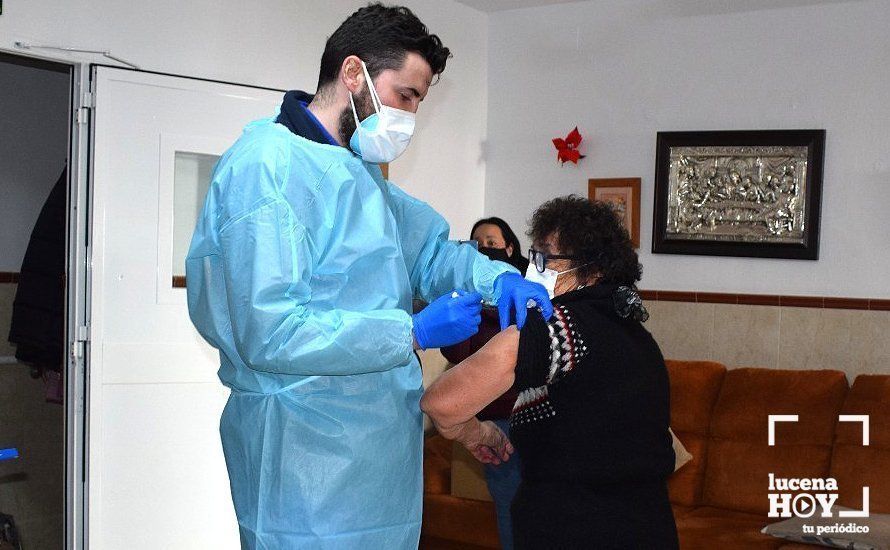 GALERÍA: Las fotos de la administración de las primeras vacunas contra el COVID19 en las residencias de Lucena