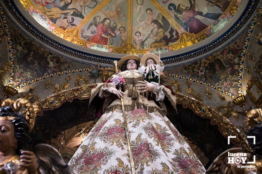 GALERIA: Los Reyes Magos ya están en Lucena: Esta mañana han repartido regalos en las residencias y han acudido a visitar a la Virgen de Araceli GALERIA: Los Reyes Magos ya están en Lucena: Esta mañana han repartido regalos en las residencias y han acudido a visitar a la Virgen de Araceli