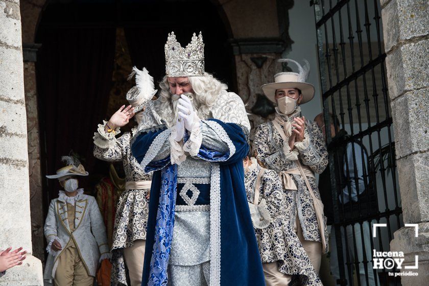 GALERIA: Los Reyes Magos ya están en Lucena: Esta mañana han repartido regalos en las residencias y han acudido a visitar a la Virgen de Araceli