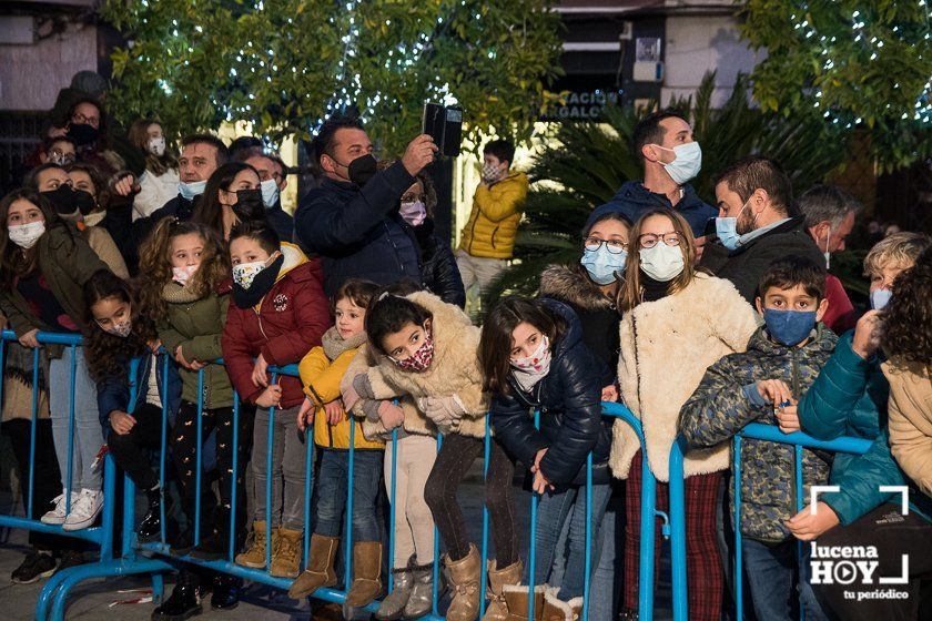 GALERÍA: Los Reyes Magos cierran la jornada con el tradicional acto de la Adoración al Niño Jesús en el Belén de la Plaza Nueva