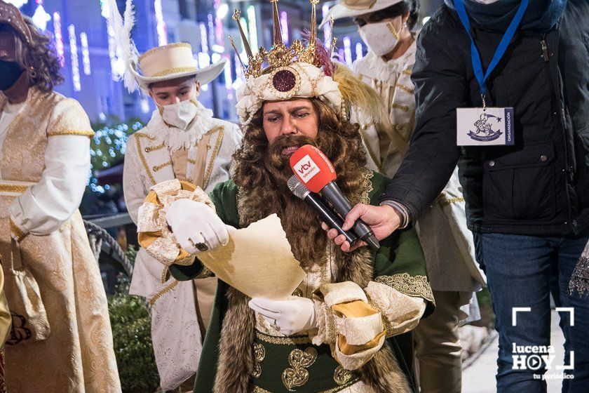 GALERÍA: Los Reyes Magos cierran la jornada con el tradicional acto de la Adoración al Niño Jesús en el Belén de la Plaza Nueva