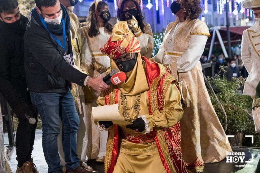 GALERÍA: Los Reyes Magos cierran la jornada con el tradicional acto de la Adoración al Niño Jesús en el Belén de la Plaza Nueva