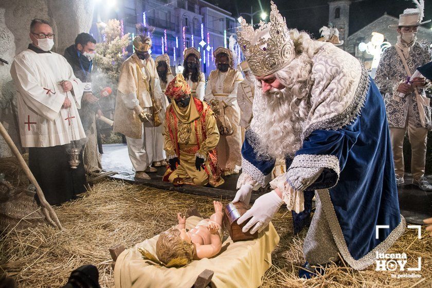 GALERÍA: Los Reyes Magos cierran la jornada con el tradicional acto de la Adoración al Niño Jesús en el Belén de la Plaza Nueva GALERÍA: Los Reyes Magos cierran la jornada con el tradicional acto de la Adoración al Niño Jesús en el Belén de la Plaza Nueva