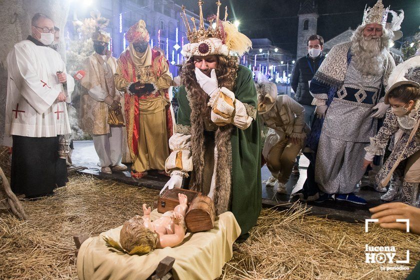 GALERÍA: Los Reyes Magos cierran la jornada con el tradicional acto de la Adoración al Niño Jesús en el Belén de la Plaza Nueva GALERÍA: Los Reyes Magos cierran la jornada con el tradicional acto de la Adoración al Niño Jesús en el Belén de la Plaza Nueva