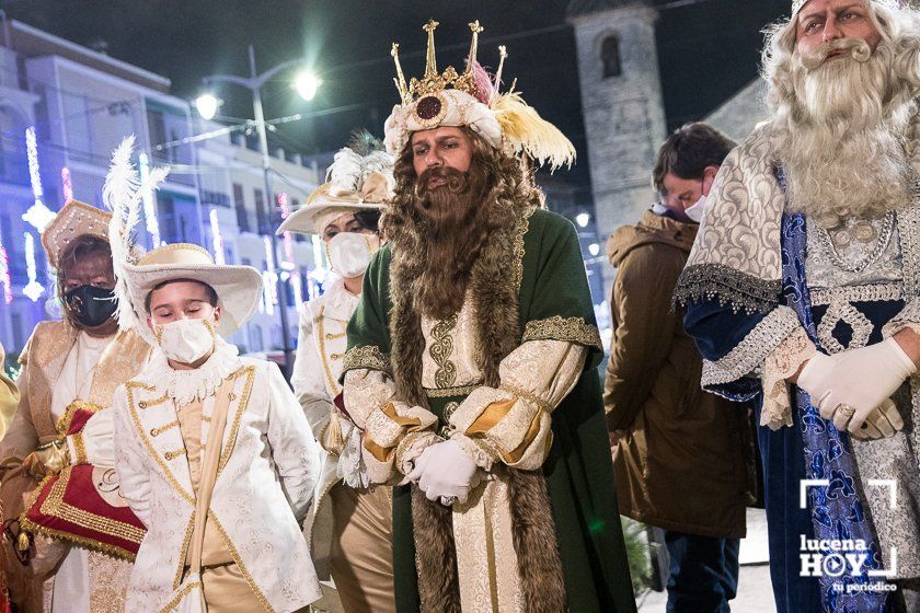 GALERÍA: Los Reyes Magos cierran la jornada con el tradicional acto de la Adoración al Niño Jesús en el Belén de la Plaza Nueva