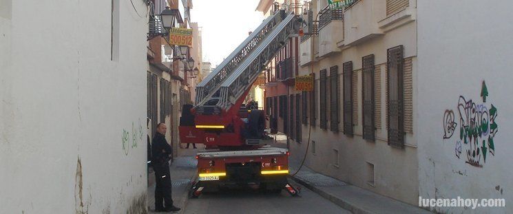  Desalojan un bloque de pisos por un incendio en Llano de las Tinajerías 