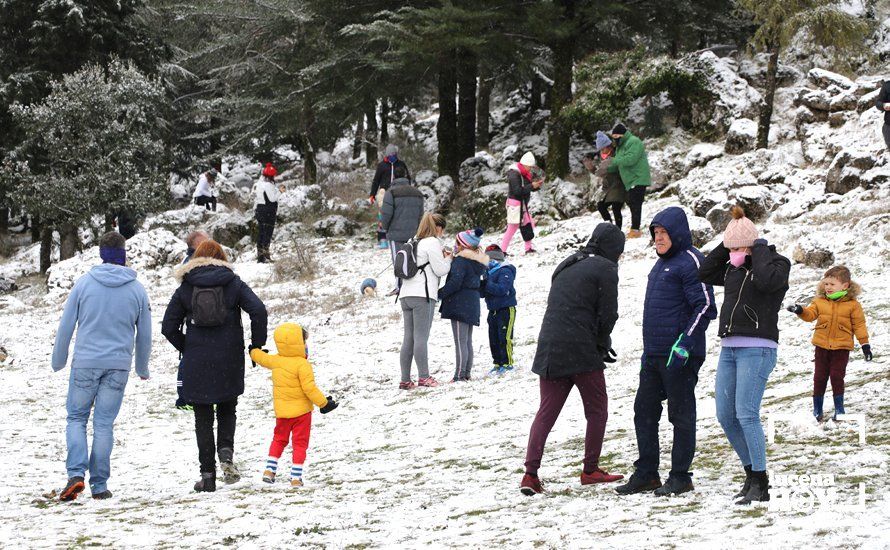 GALERÍA: Los últimos coletazos de Filomena tiñen de blanco la sierra de Cabra GALERÍA: Los últimos coletazos de Filomena tiñen de blanco la sierra de Cabra