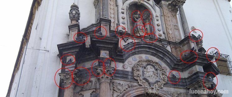  "Confidentes": Degradación del pórtico de San Juan de Dios 