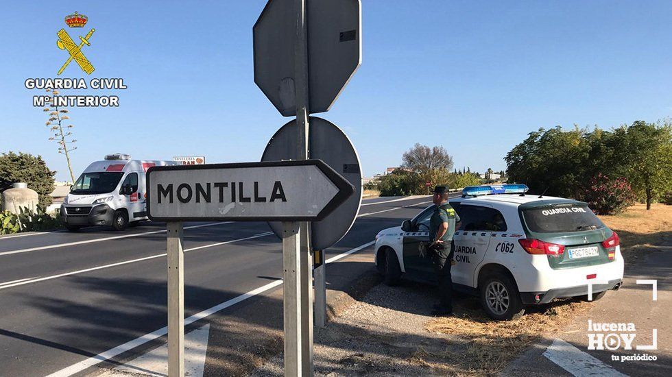  Agentes de la Guardia Civil a la entrada de Montilla 