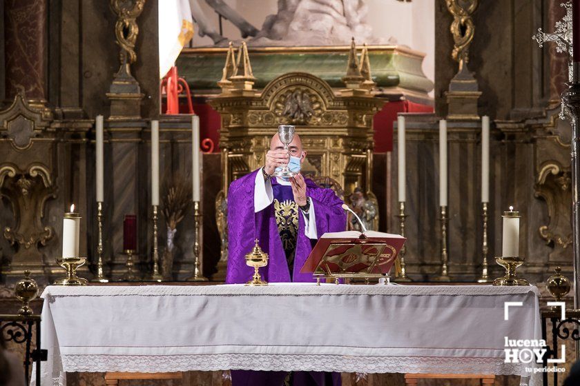 GALERÍA: La imposición de la ceniza y el Vía Crucis de la Columna abren una Cuaresma diferente GALERÍA: La imposición de la ceniza y el Vía Crucis de la Columna abren una Cuaresma diferente