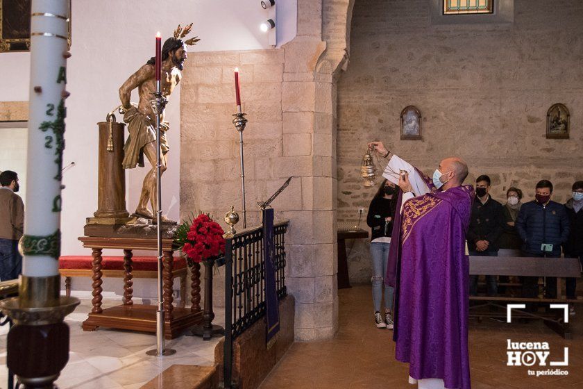 GALERÍA: La imposición de la ceniza y el Vía Crucis de la Columna abren una Cuaresma diferente