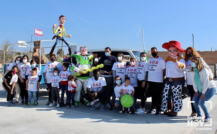GALERÍA: Un centenar de vehículos llevan a las calles de Lucena el clamor del sector de la feria tras más de un año sin ingresos ni ayudas GALERÍA: Un centenar de vehículos llevan a las calles de Lucena el clamor del sector de la feria tras más de un año sin ingresos ni ayudas