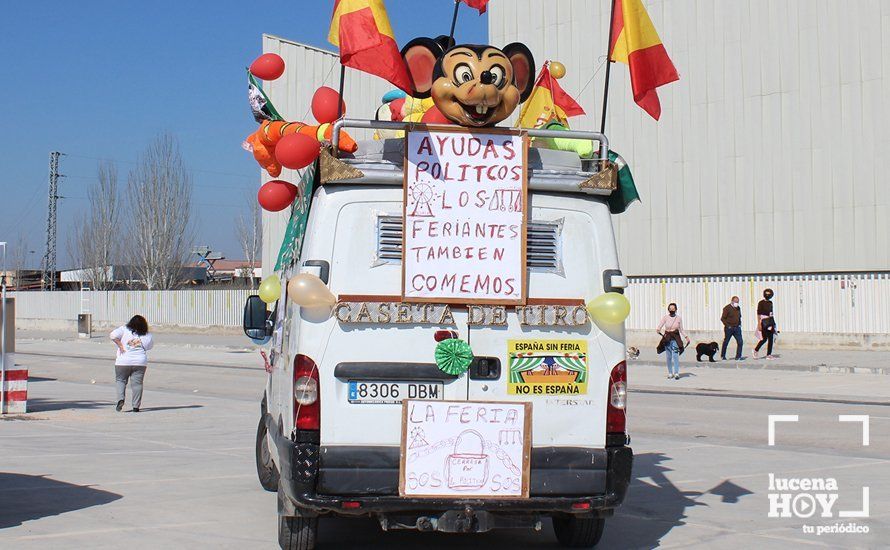 GALERÍA: Un centenar de vehículos llevan a las calles de Lucena el clamor del sector de la feria tras más de un año sin ingresos ni ayudas