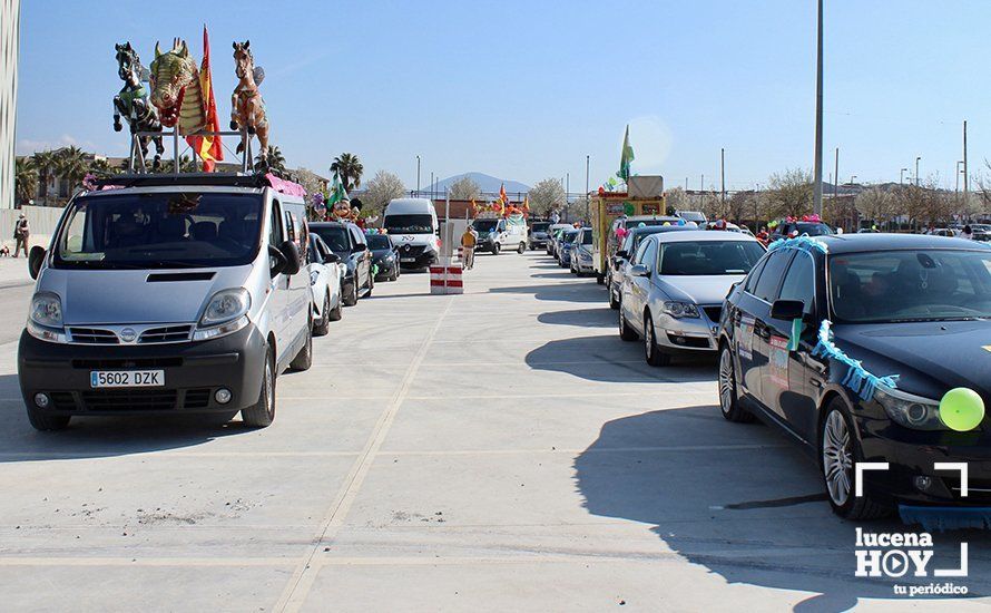 GALERÍA: Un centenar de vehículos llevan a las calles de Lucena el clamor del sector de la feria tras más de un año sin ingresos ni ayudas