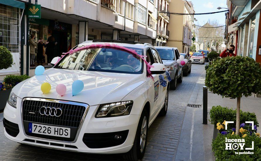 GALERÍA: Un centenar de vehículos llevan a las calles de Lucena el clamor del sector de la feria tras más de un año sin ingresos ni ayudas