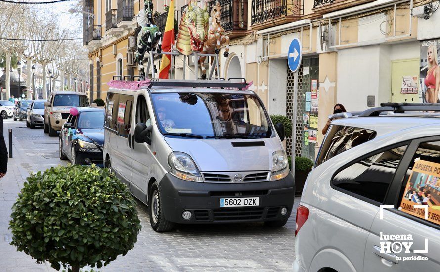 GALERÍA: Un centenar de vehículos llevan a las calles de Lucena el clamor del sector de la feria tras más de un año sin ingresos ni ayudas GALERÍA: Un centenar de vehículos llevan a las calles de Lucena el clamor del sector de la feria tras más de un año sin ingresos ni ayudas