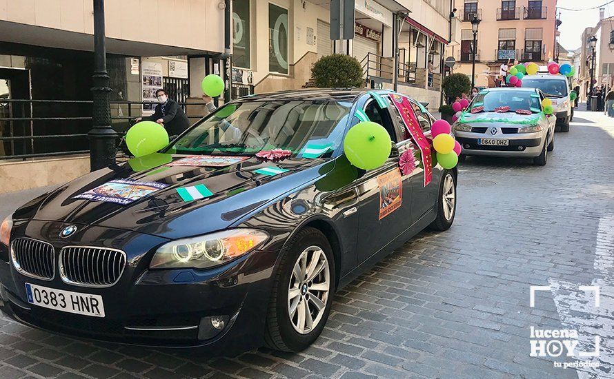 GALERÍA: Un centenar de vehículos llevan a las calles de Lucena el clamor del sector de la feria tras más de un año sin ingresos ni ayudas