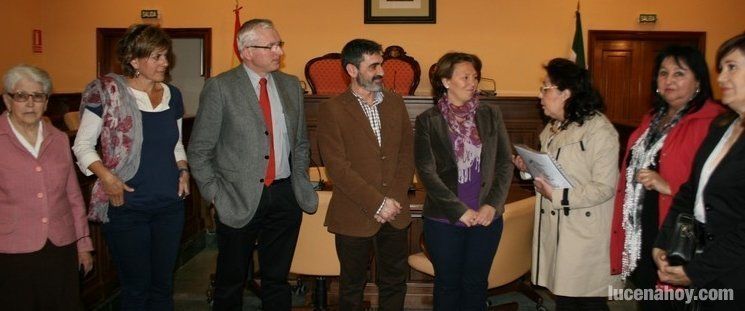  Medio centenar de mujeres de la localidad sevillana de El Viso visitan Lucena 