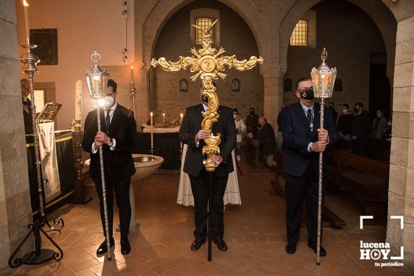 GALERÍA: Las imágenes del Viacrucis del Cristo Yacente de la Cofradía de la Soledad en Santiago