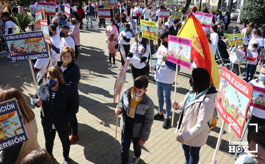 GALERÍA: En torno a 500 personas piden a los ayuntamientos desde Lucena que vuelvan a contar con el sector de la feria