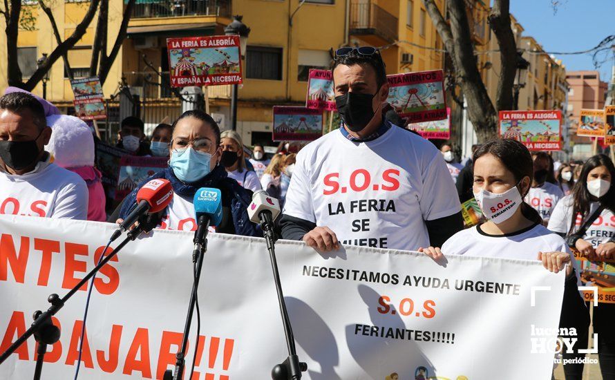 GALERÍA: En torno a 500 personas piden a los ayuntamientos desde Lucena que vuelvan a contar con el sector de la feria