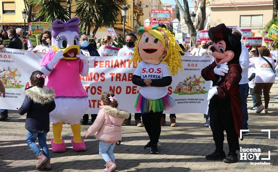 GALERÍA: En torno a 500 personas piden a los ayuntamientos desde Lucena que vuelvan a contar con el sector de la feria GALERÍA: En torno a 500 personas piden a los ayuntamientos desde Lucena que vuelvan a contar con el sector de la feria