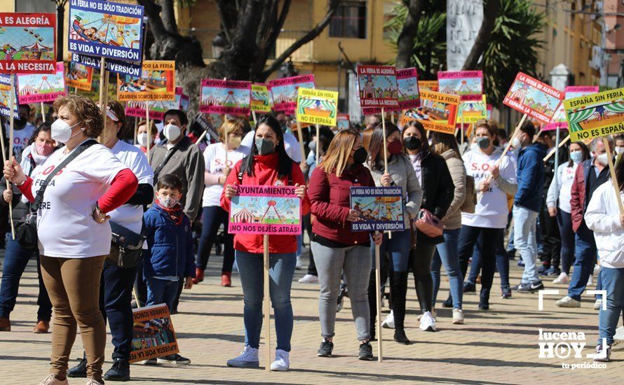 GALERÍA: En torno a 500 personas piden a los ayuntamientos desde Lucena que vuelvan a contar con el sector de la feria