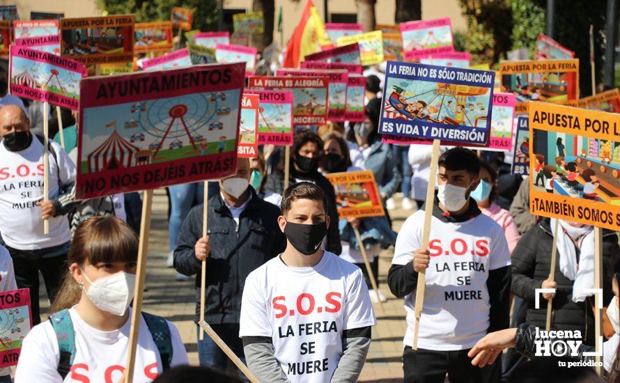 GALERÍA: En torno a 500 personas piden a los ayuntamientos desde Lucena que vuelvan a contar con el sector de la feria