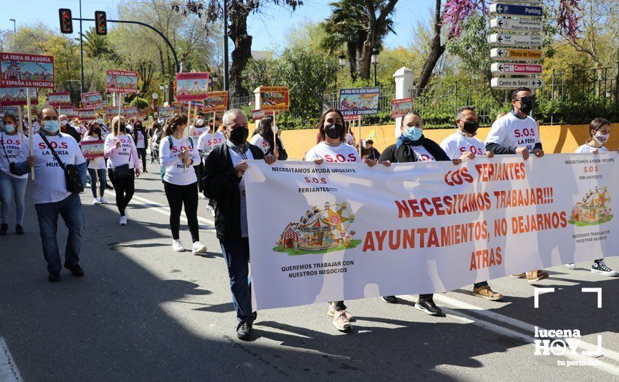 GALERÍA: En torno a 500 personas piden a los ayuntamientos desde Lucena que vuelvan a contar con el sector de la feria