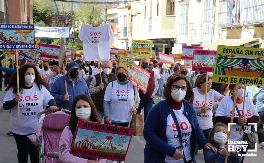 GALERÍA: En torno a 500 personas piden a los ayuntamientos desde Lucena que vuelvan a contar con el sector de la feria GALERÍA: En torno a 500 personas piden a los ayuntamientos desde Lucena que vuelvan a contar con el sector de la feria