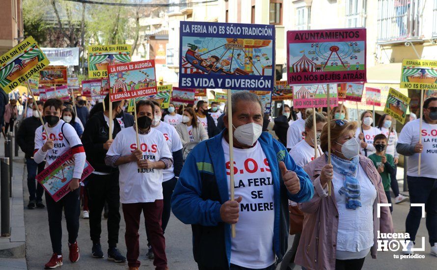 GALERÍA: En torno a 500 personas piden a los ayuntamientos desde Lucena que vuelvan a contar con el sector de la feria GALERÍA: En torno a 500 personas piden a los ayuntamientos desde Lucena que vuelvan a contar con el sector de la feria