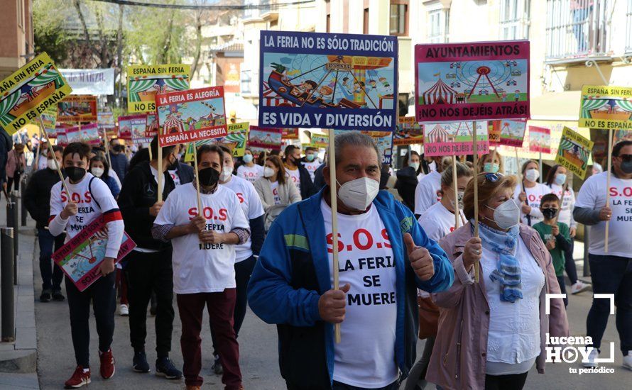 GALERÍA: En torno a 500 personas piden a los ayuntamientos desde Lucena que vuelvan a contar con el sector de la feria