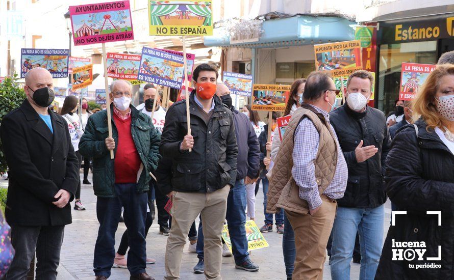 GALERÍA: En torno a 500 personas piden a los ayuntamientos desde Lucena que vuelvan a contar con el sector de la feria