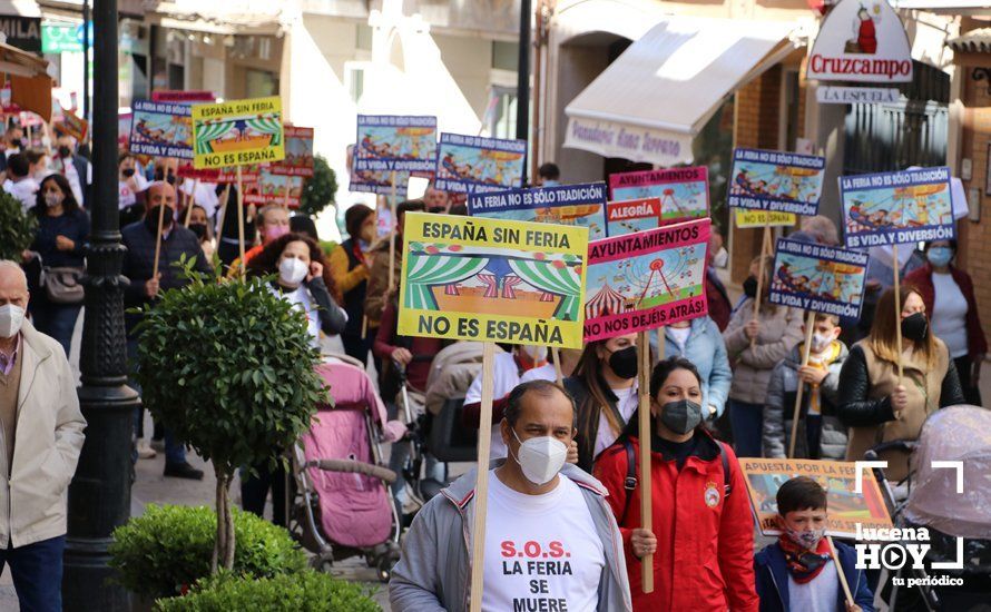 GALERÍA: En torno a 500 personas piden a los ayuntamientos desde Lucena que vuelvan a contar con el sector de la feria