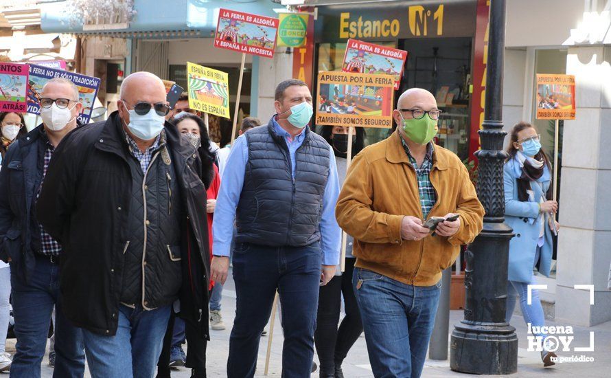 GALERÍA: En torno a 500 personas piden a los ayuntamientos desde Lucena que vuelvan a contar con el sector de la feria