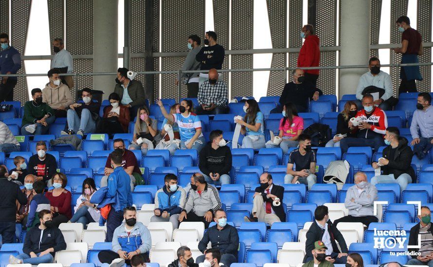 GALERÍA / El Puente Genil se lleva el derbi en el estadio Ciudad de Lucena en un partido con más emoción que ocasiones (0-1)