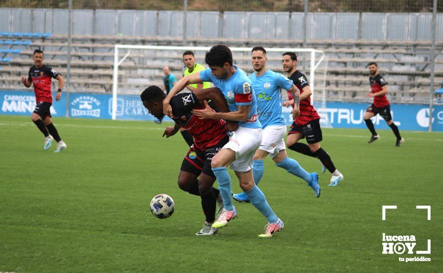 GALERÍA / El Puente Genil se lleva el derbi en el estadio Ciudad de Lucena en un partido con más emoción que ocasiones (0-1)