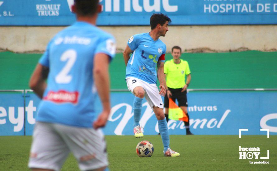 GALERÍA / El Puente Genil se lleva el derbi en el estadio Ciudad de Lucena en un partido con más emoción que ocasiones (0-1)