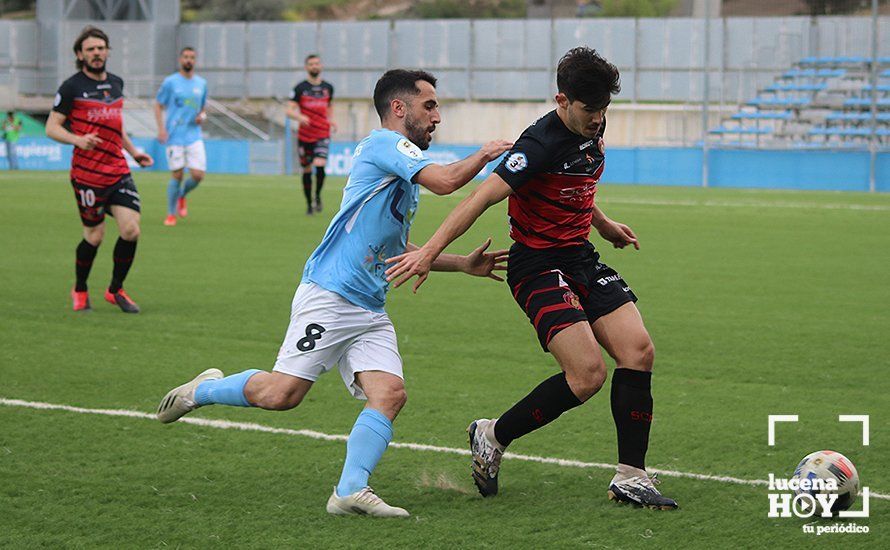 GALERÍA / El Puente Genil se lleva el derbi en el estadio Ciudad de Lucena en un partido con más emoción que ocasiones (0-1)