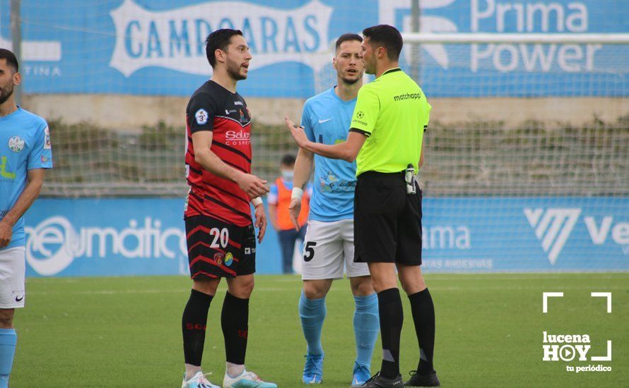 GALERÍA / El Puente Genil se lleva el derbi en el estadio Ciudad de Lucena en un partido con más emoción que ocasiones (0-1)