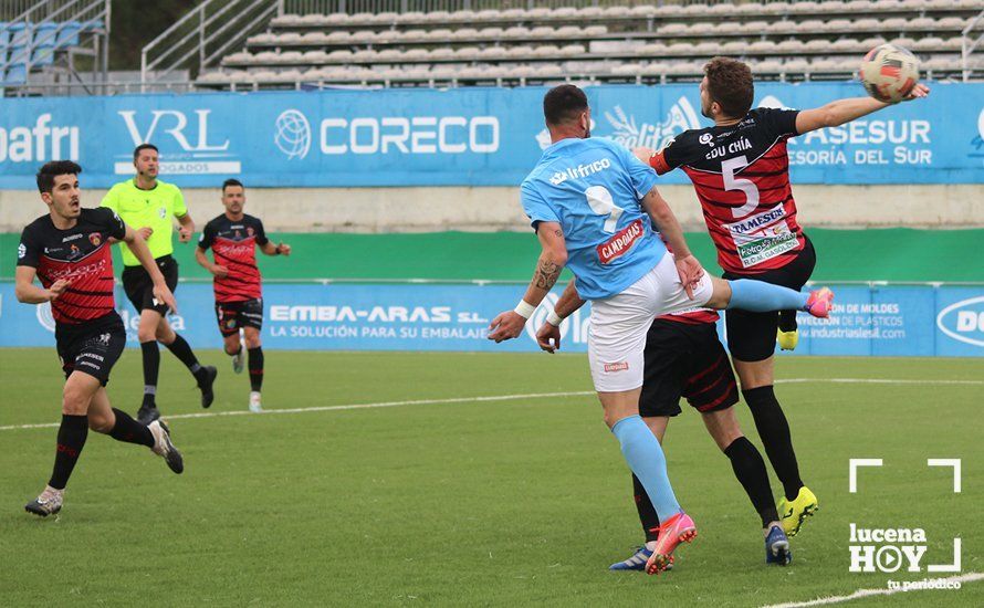 GALERÍA / El Puente Genil se lleva el derbi en el estadio Ciudad de Lucena en un partido con más emoción que ocasiones (0-1)