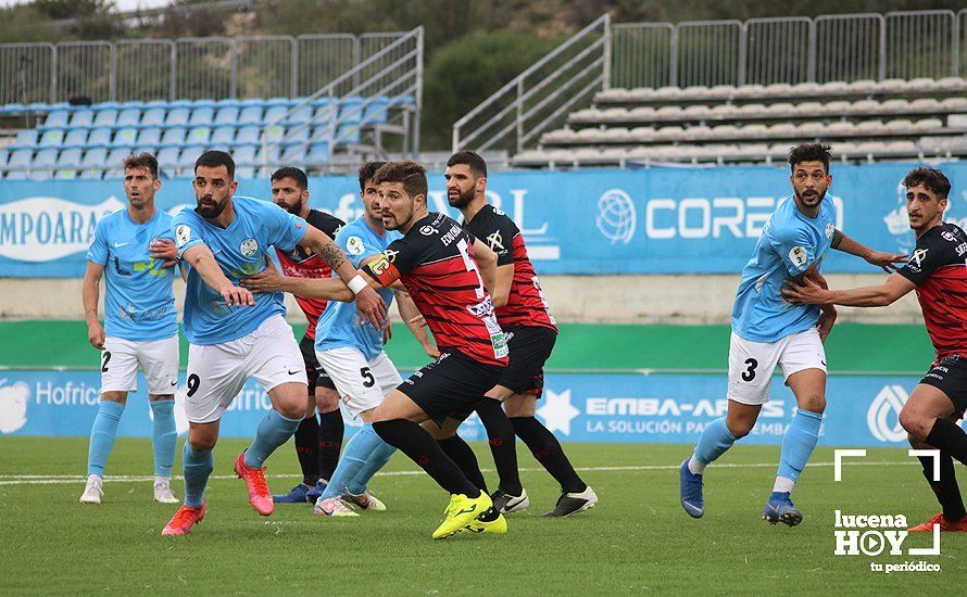 GALERÍA / El Puente Genil se lleva el derbi en el estadio Ciudad de Lucena en un partido con más emoción que ocasiones (0-1)